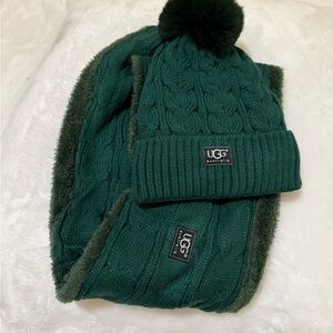 NWOT UGG Dark Green Infinity Knit Beanie and Scarf Set